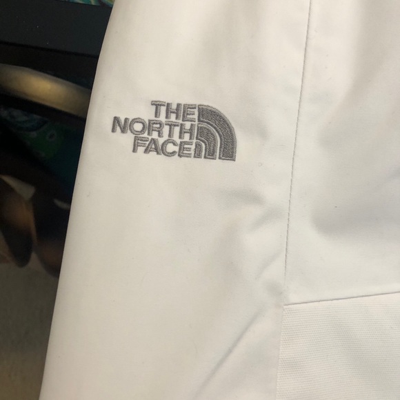 Women’s North Face Ski pants - Picture 10 of 16